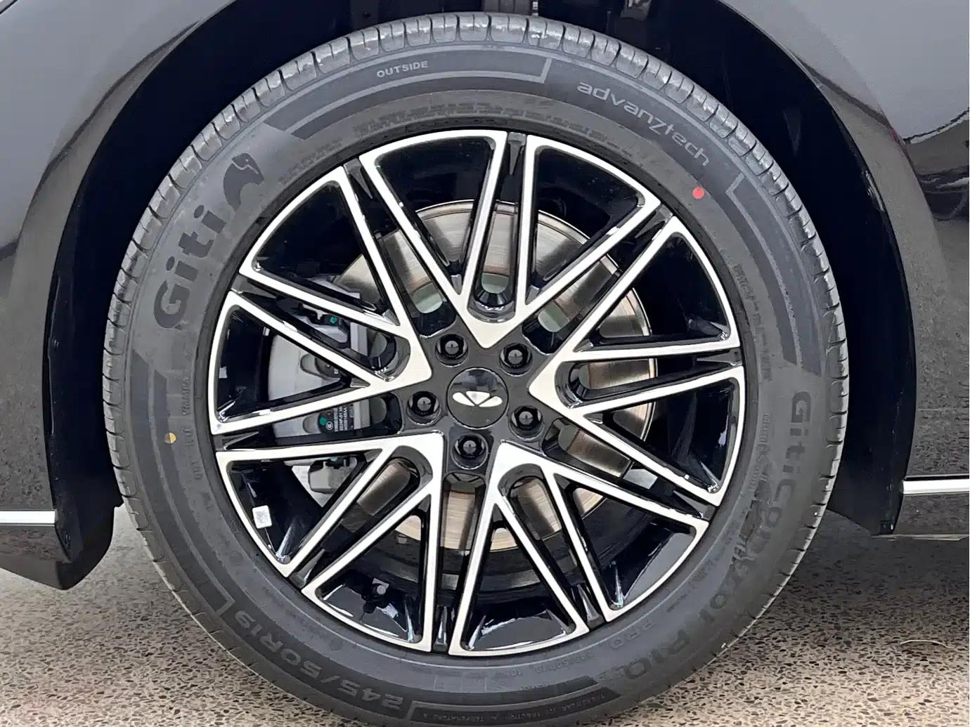 Fengyun A9L 2025 Model 260km Extended Range Luxury Edition — миниатюра 9