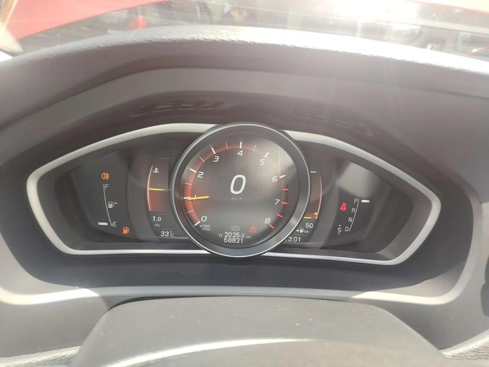 Volvo V40 2018 T3 Zhiyi Edition — миниатюра 15