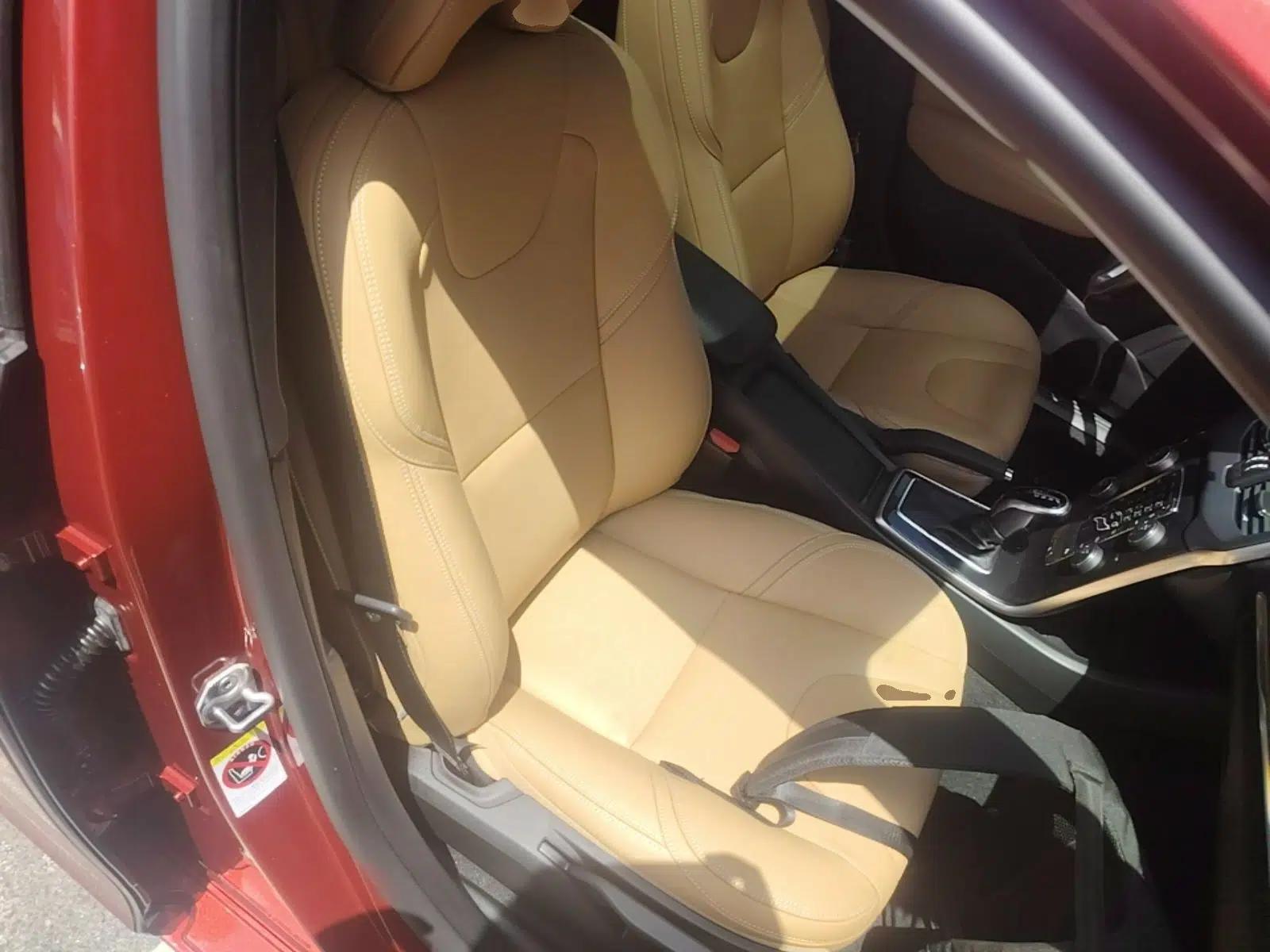 Volvo V40 2018 T3 Zhiyi Edition — миниатюра 23