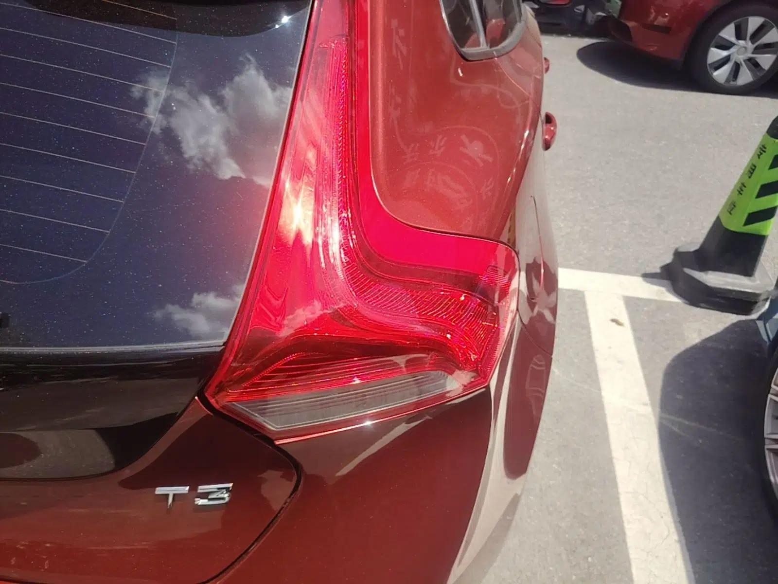 Volvo V40 2018 T3 Zhiyi Edition — миниатюра 7