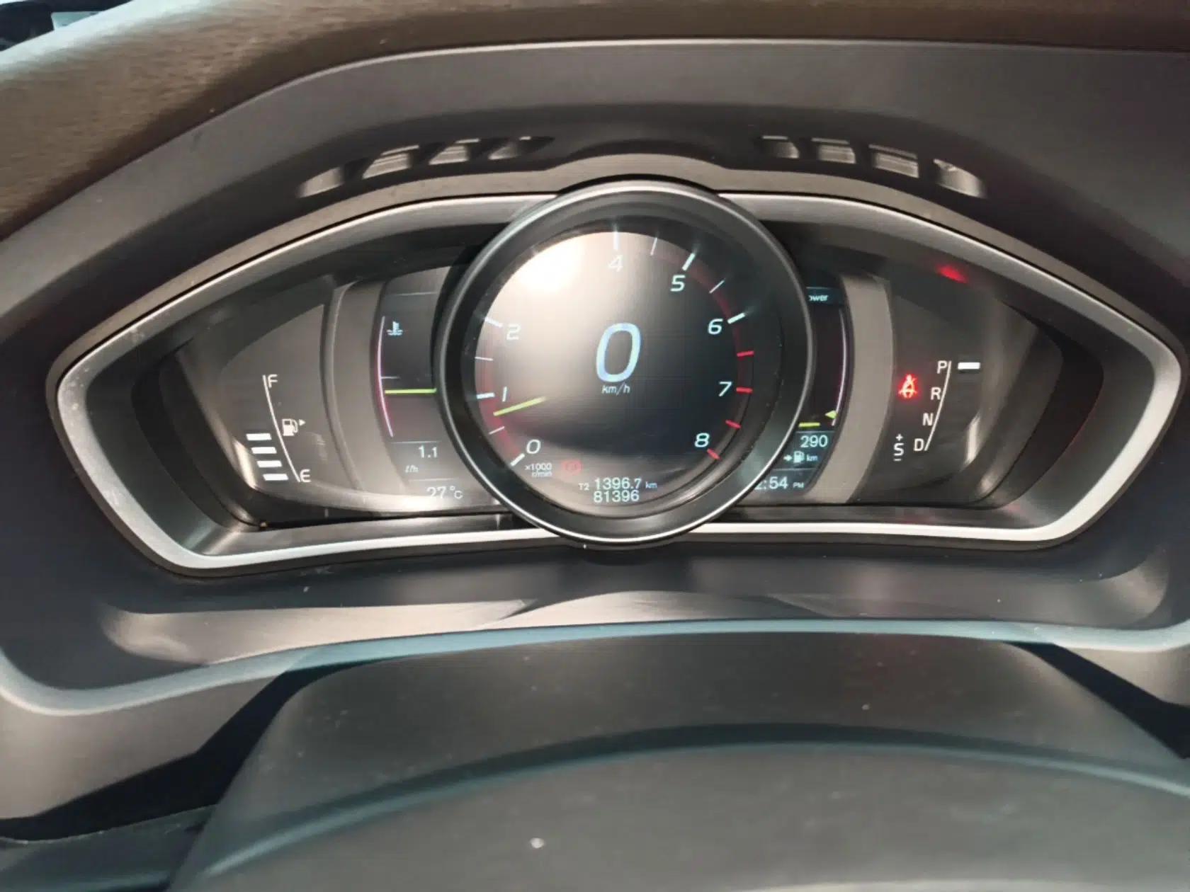 Volvo V40 2014 2.0T Zhiya Edition — миниатюра 15