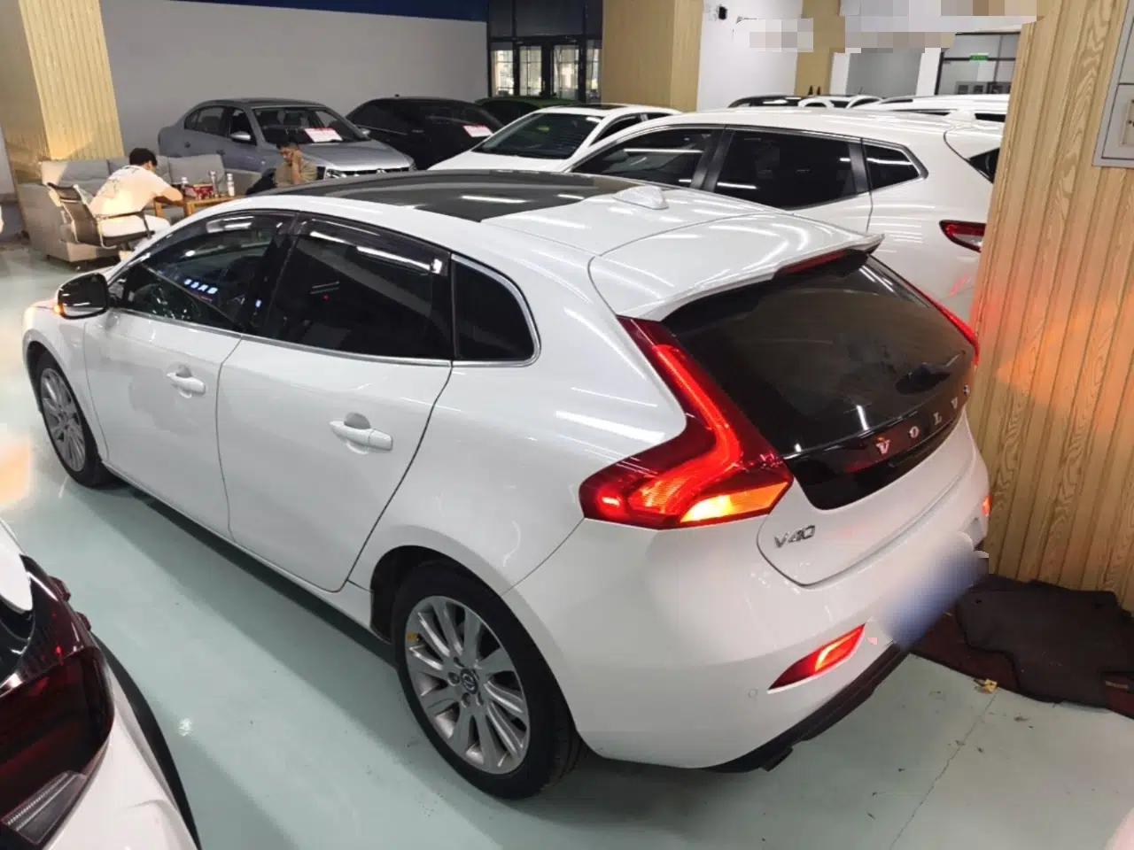 Volvo V40 2014 2.0T Zhiya Edition — миниатюра 4