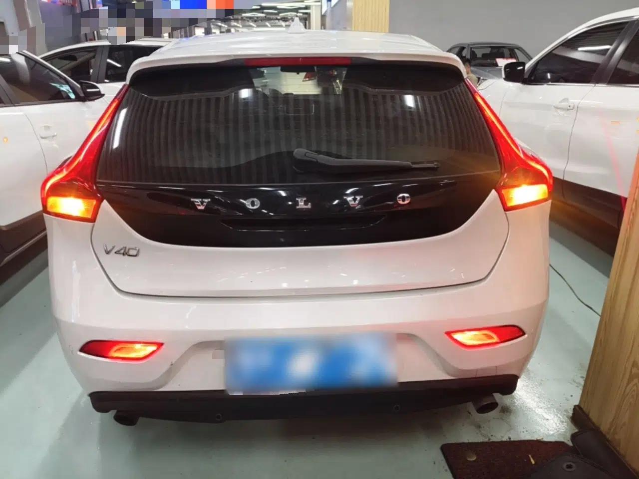 Volvo V40 2014 2.0T Zhiya Edition — миниатюра 5