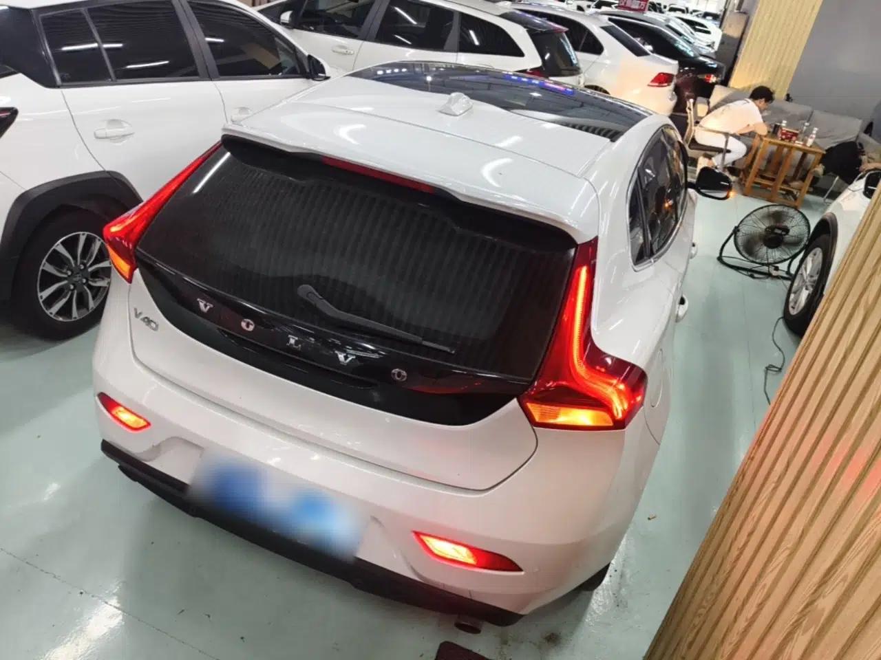 Volvo V40 2014 2.0T Zhiya Edition — миниатюра 6