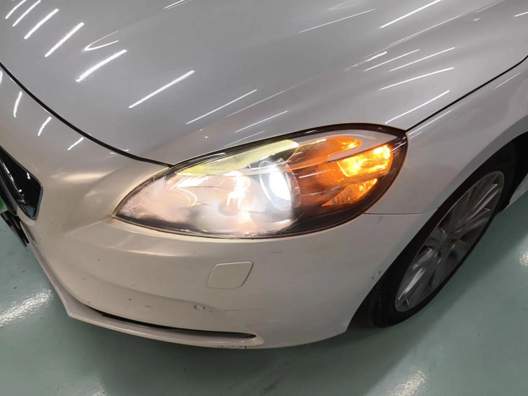 Volvo V40 2014 2.0T Zhiya Edition — миниатюра 9
