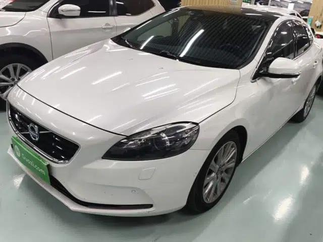 Volvo V40 2014 2.0T Zhiya Edition