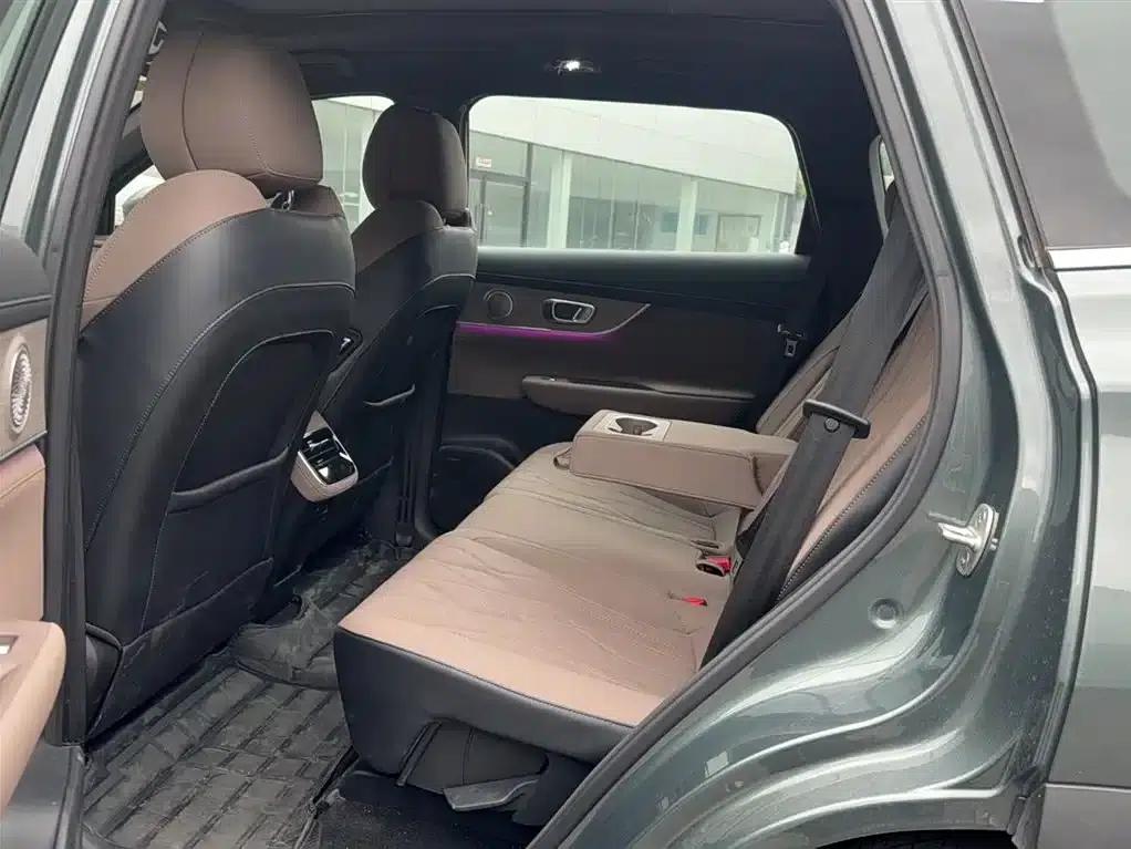 Fengyun T8 2025 1.5T 130km Premium Edition 5-seater — миниатюра 13
