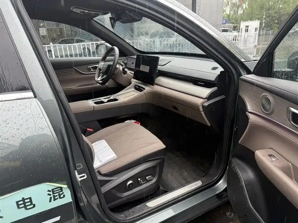 Fengyun T8 2025 1.5T 130km Premium Edition 5-seater — миниатюра 4