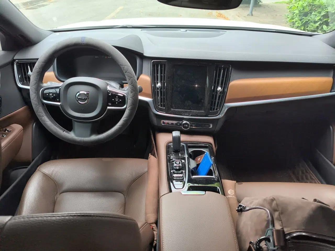 Volvo S90 New Energy 2021 T8 eDrive Hybrid Zhiyi Luxury Edition — миниатюра 6