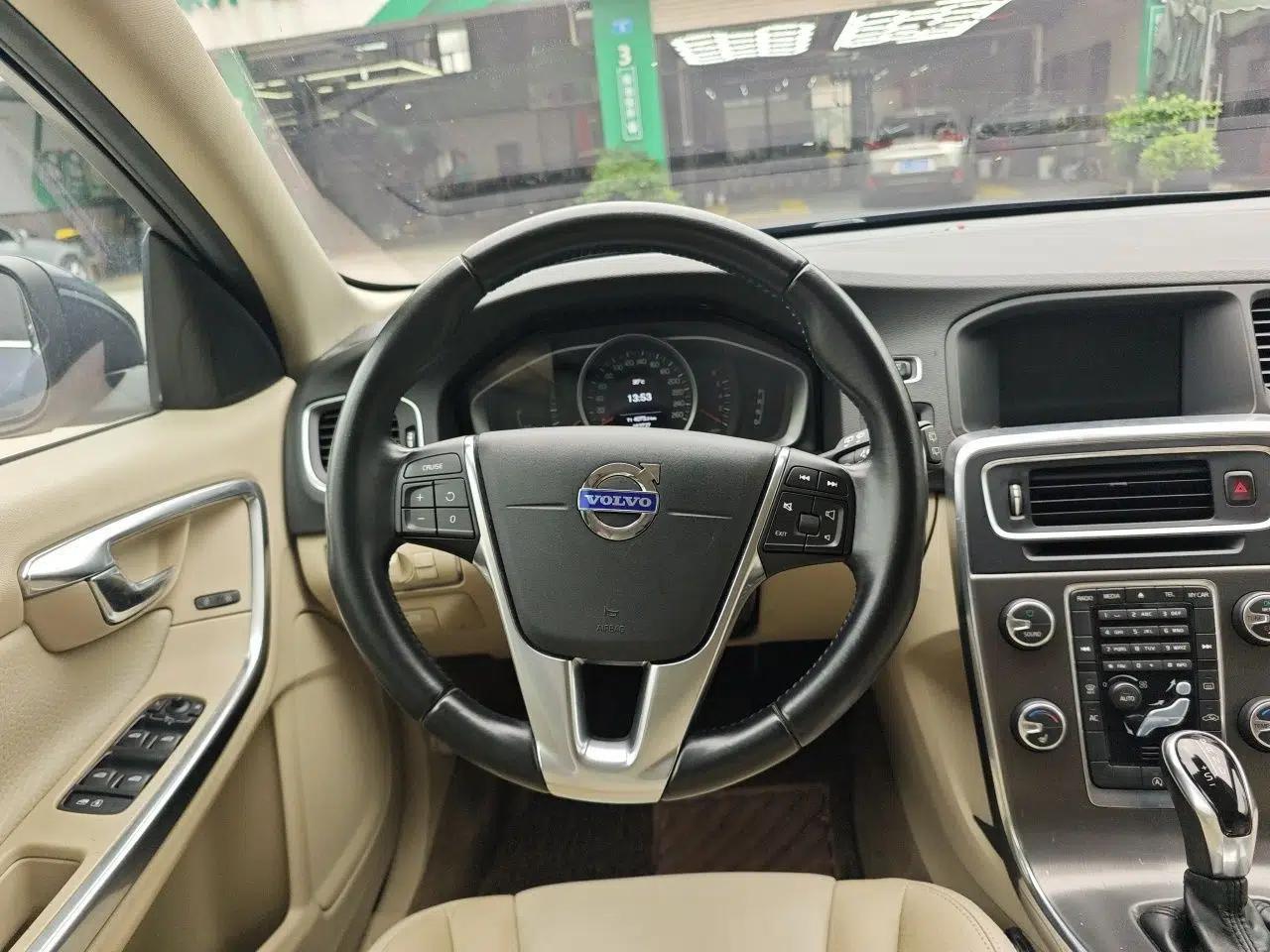 Volvo V60 2014 T5 Zhiyi Edition — миниатюра 11