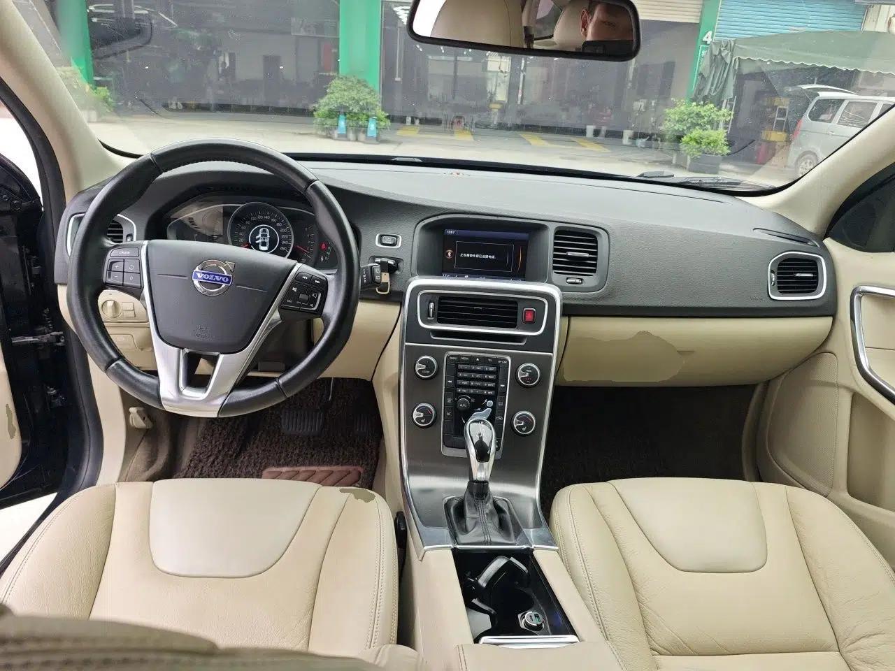 Volvo V60 2014 T5 Zhiyi Edition — миниатюра 10