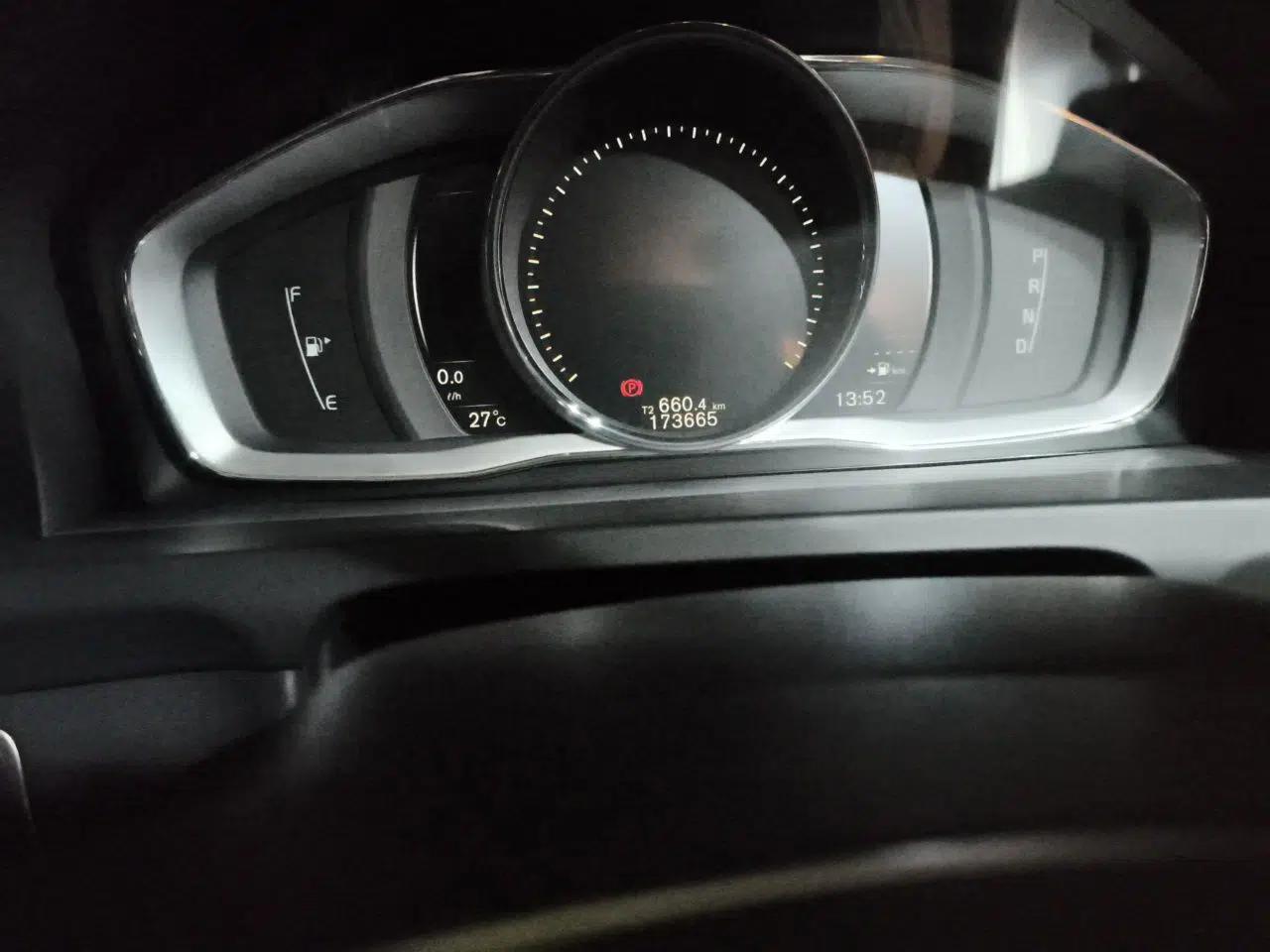 Volvo V60 2017 T5 Zhiya Edition China V Standard — миниатюра 13