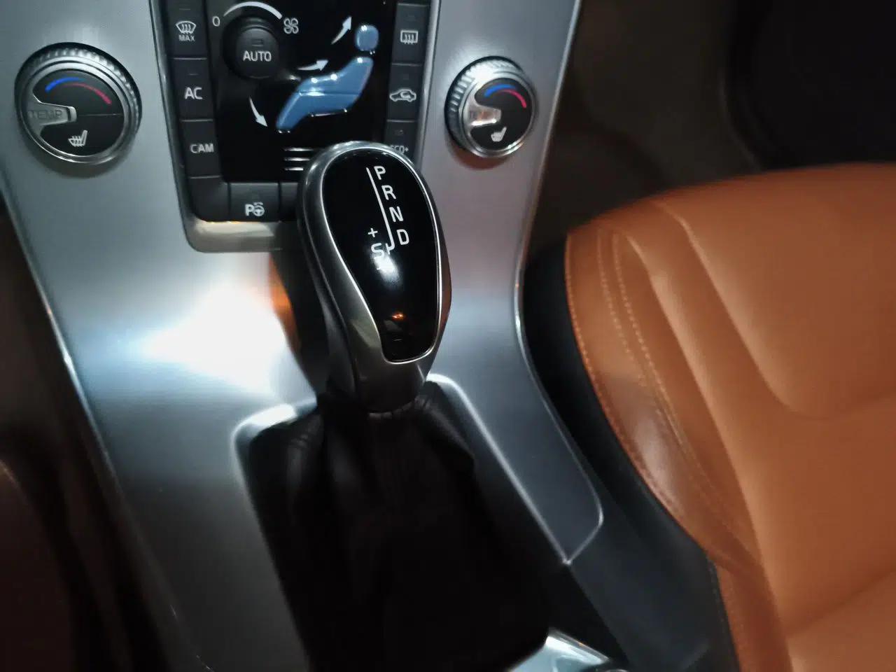 Volvo V60 2017 T5 Zhiya Edition China V Standard — миниатюра 15