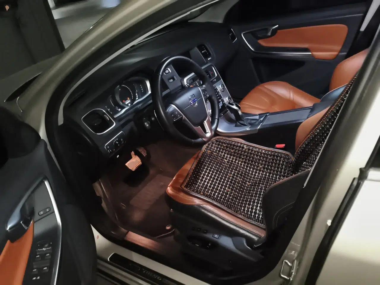 Volvo V60 2017 T5 Zhiya Edition China V Standard — миниатюра 17