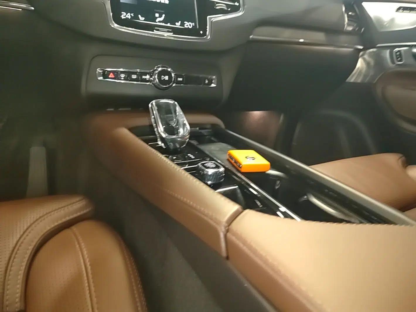 Volvo XC90 New Energy 2022 Facelift E-Drive Hybrid T8 Luxury Prestige 7-Seater — миниатюра 17