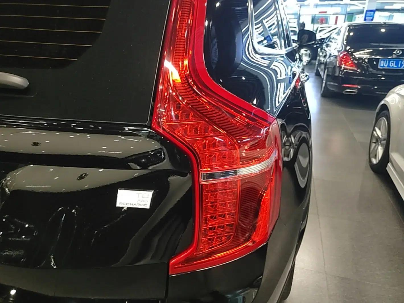 Volvo XC90 New Energy 2022 Facelift E-Drive Hybrid T8 Luxury Prestige 7-Seater — миниатюра 7