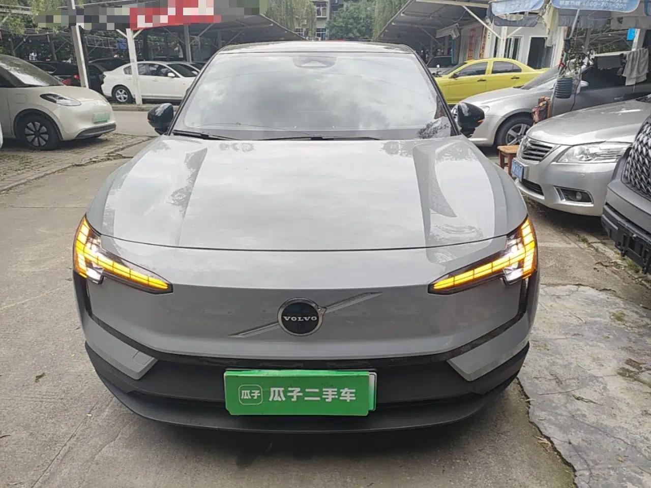 Volvo EX30 2025 Rear-Drive Long-Range Version Ultra — миниатюра 2