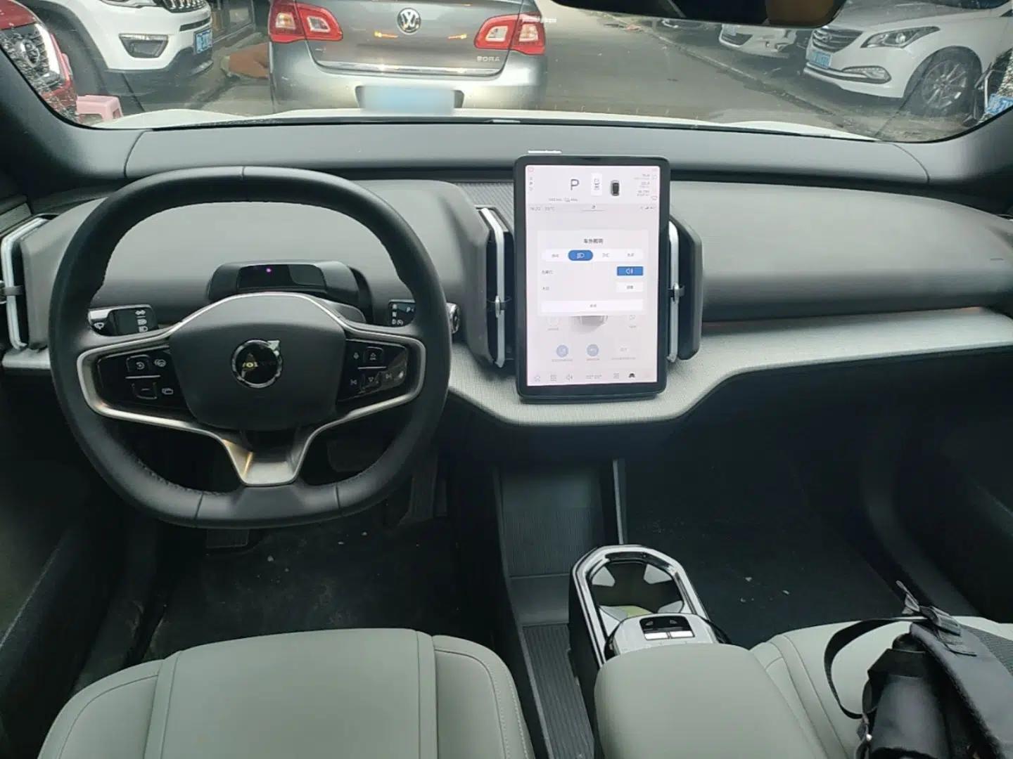 Volvo EX30 2025 Rear-Drive Long-Range Version Ultra — миниатюра 13
