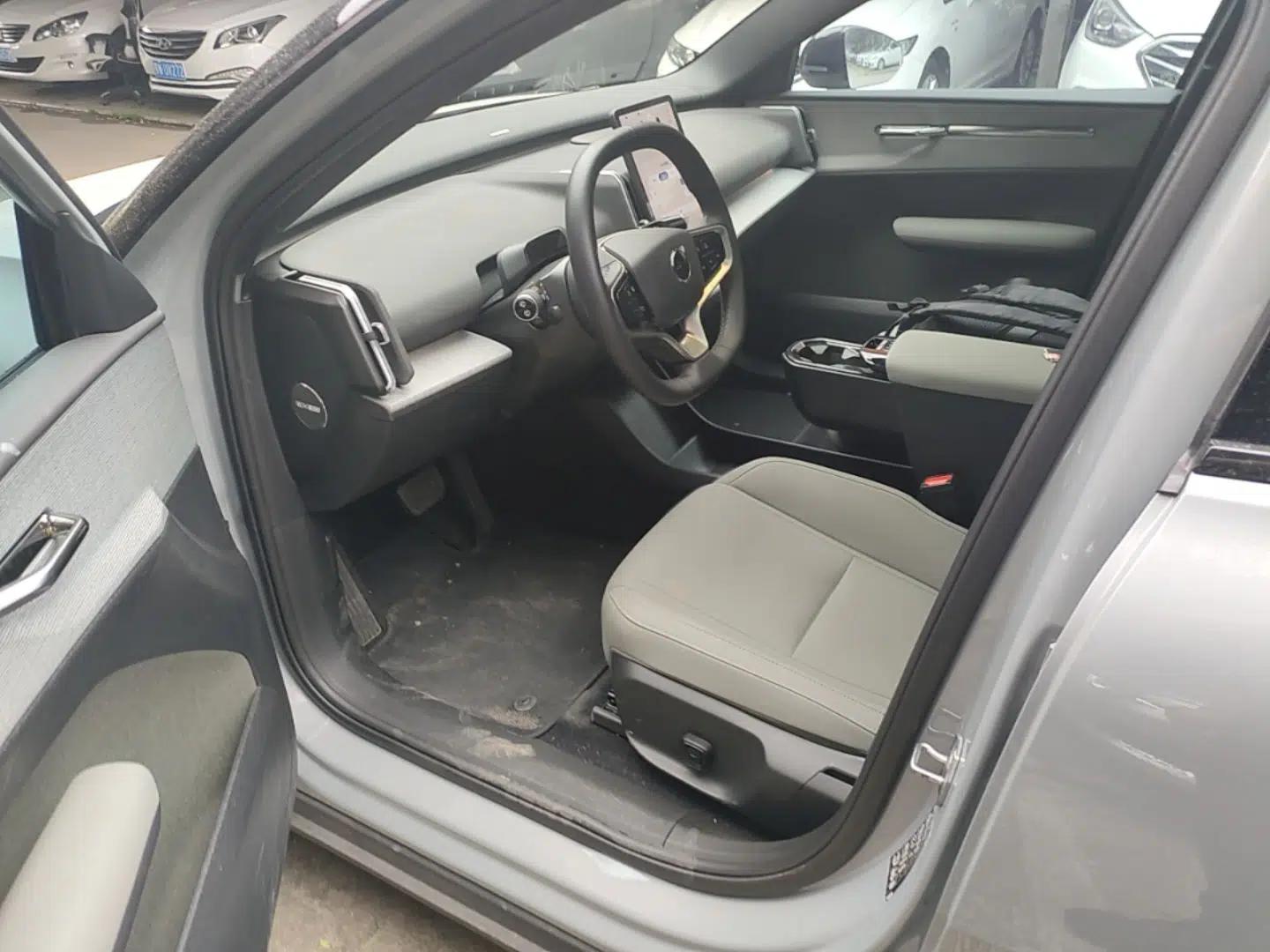 Volvo EX30 2025 Rear-Drive Long-Range Version Ultra — миниатюра 18