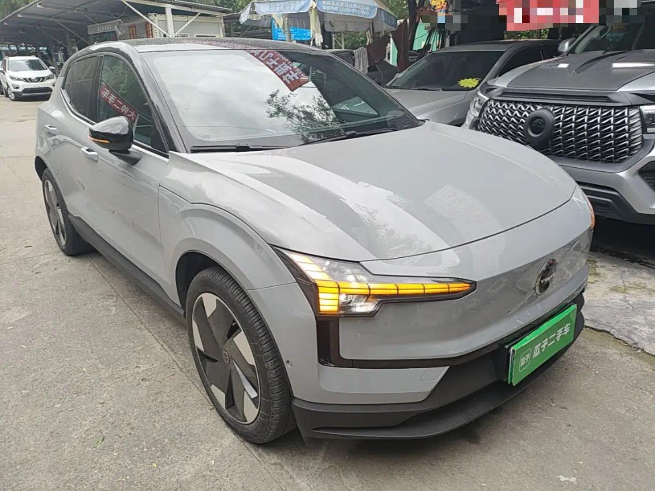 Volvo EX30 2025 Rear-Drive Long-Range Version Ultra — миниатюра 3