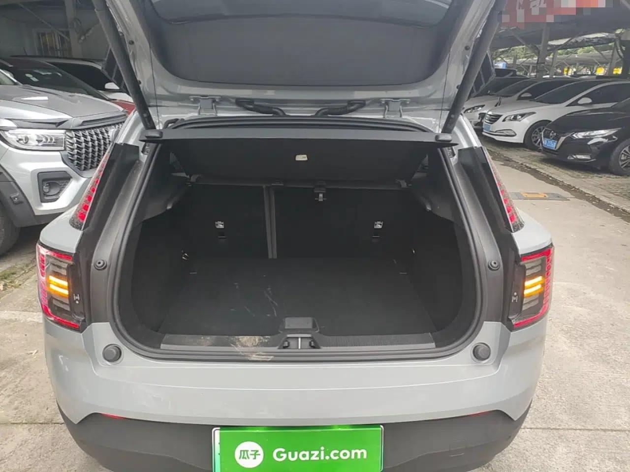 Volvo EX30 2025 Rear-Drive Long-Range Version Ultra — миниатюра 22