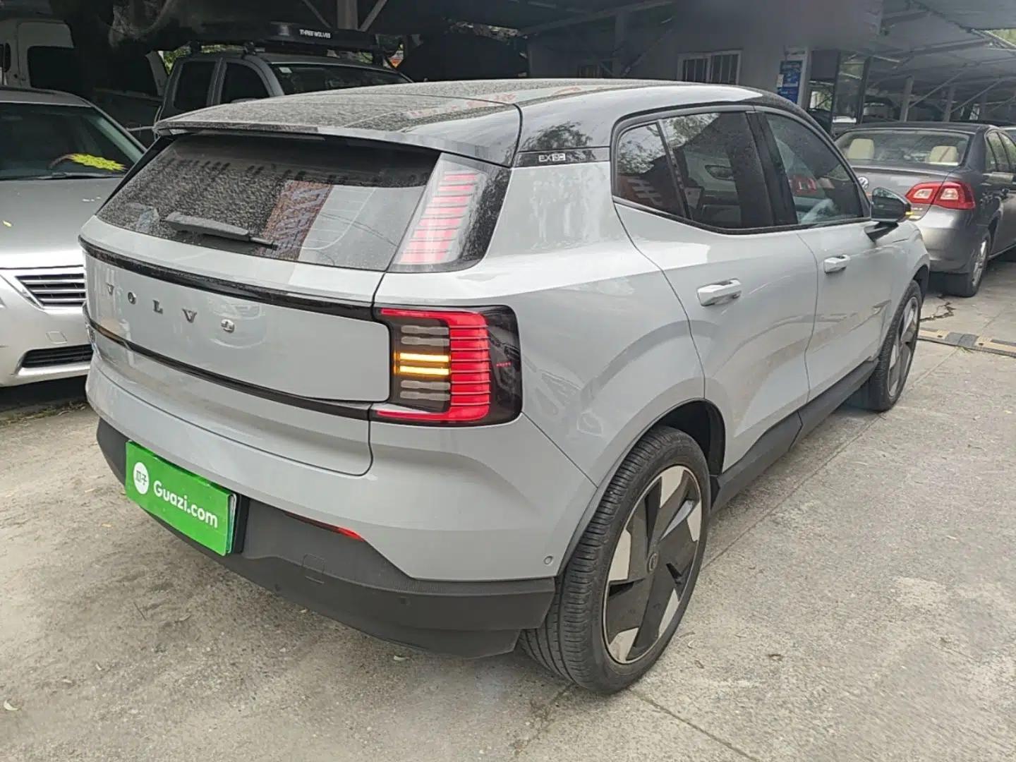 Volvo EX30 2025 Rear-Drive Long-Range Version Ultra — миниатюра 6