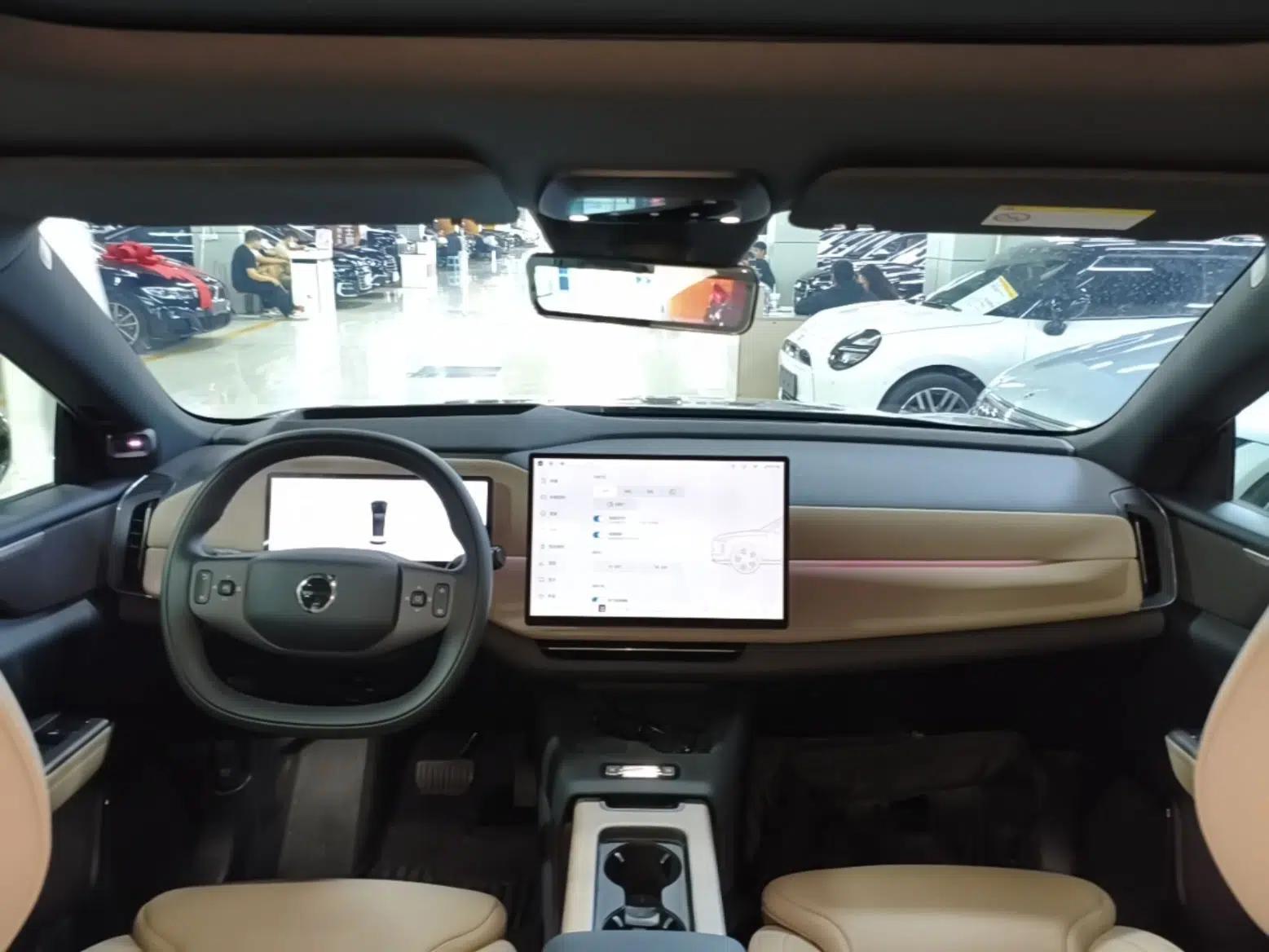 Volvo XC70 Plug-in Hybrid 2026 Model Four-Wheel Drive Long-Range Ultra — миниатюра 12