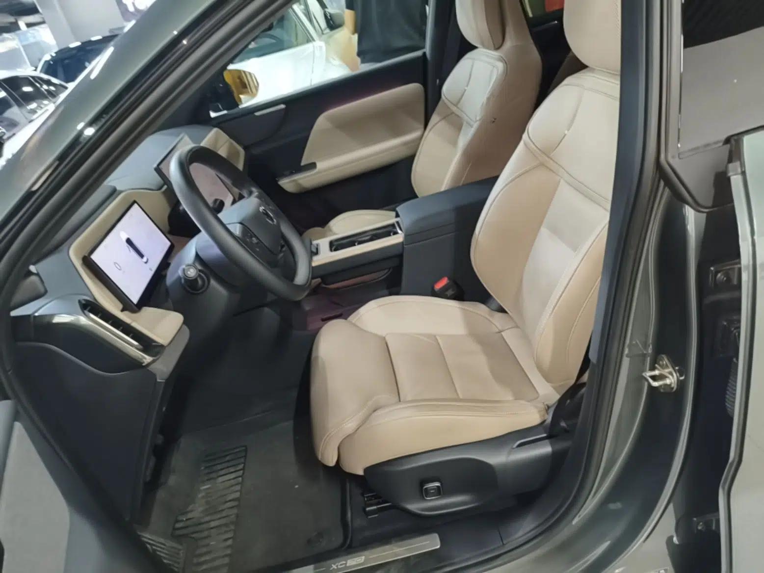 Volvo XC70 Plug-in Hybrid 2026 Model Four-Wheel Drive Long-Range Ultra — миниатюра 17