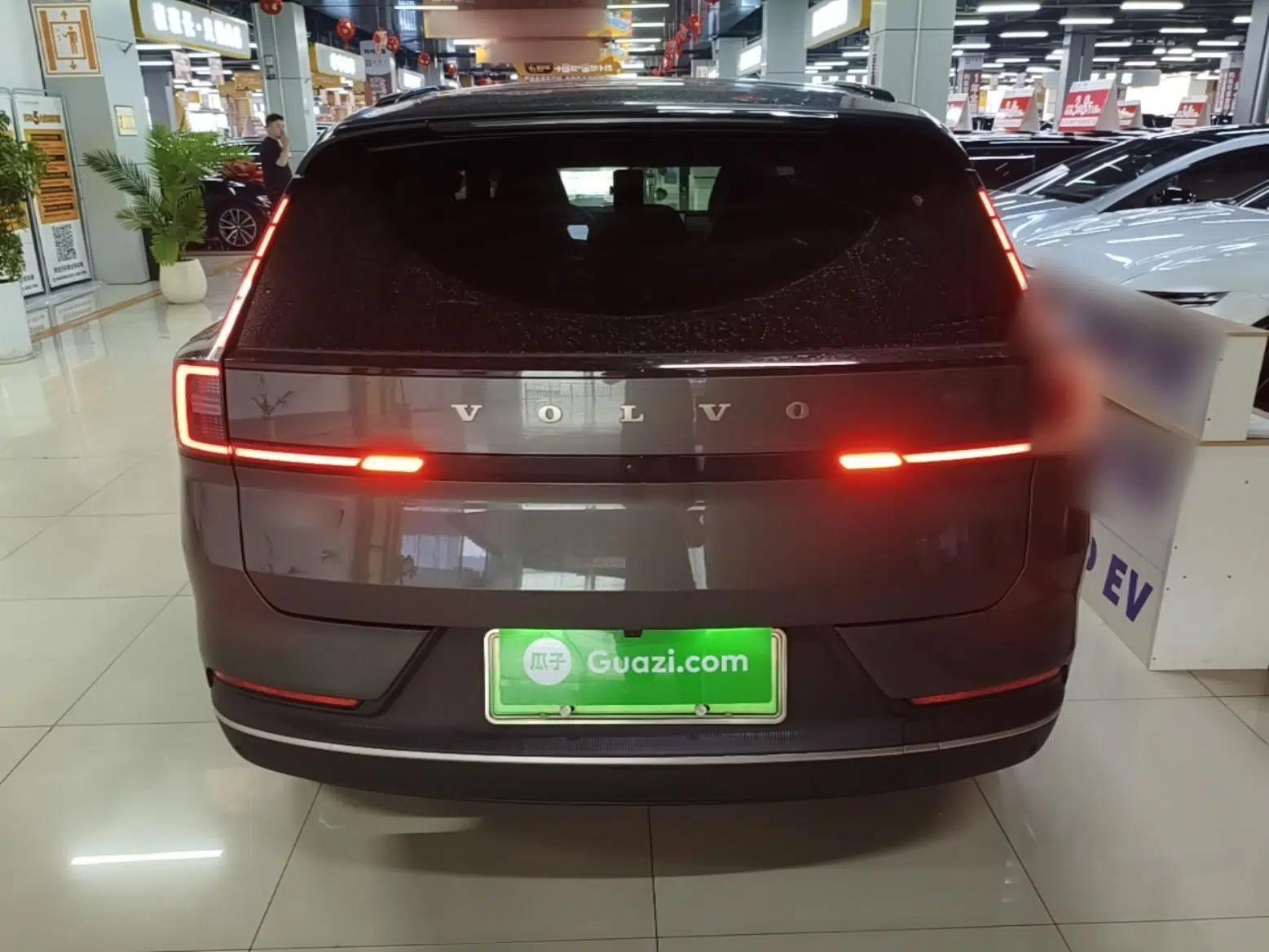 Volvo XC70 Plug-in Hybrid 2026 Model Four-Wheel Drive Long-Range Ultra — миниатюра 3