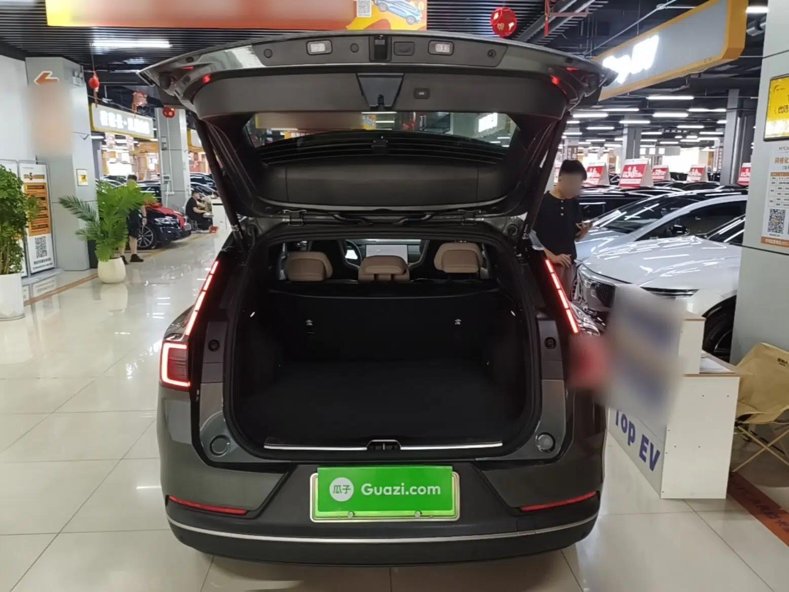 Volvo XC70 Plug-in Hybrid 2026 Model Four-Wheel Drive Long-Range Ultra — миниатюра 21