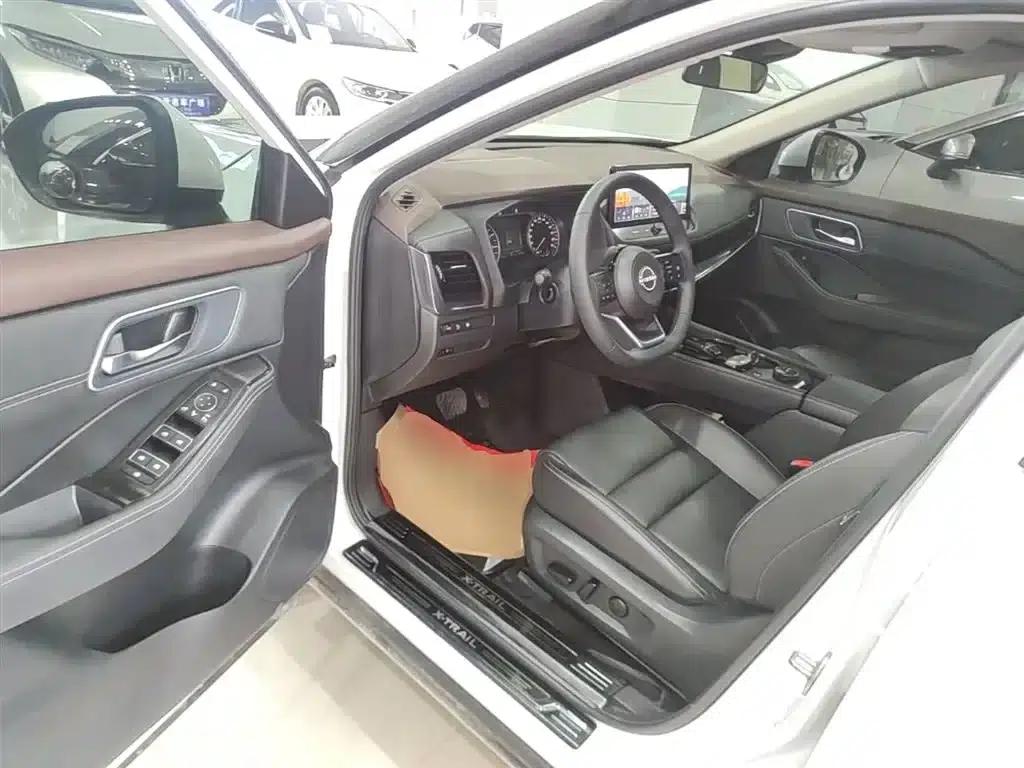 Nissan X-Trail 2023 e-POWER Super Hybrid Dual Motor AWD Luxury Edition — миниатюра 16