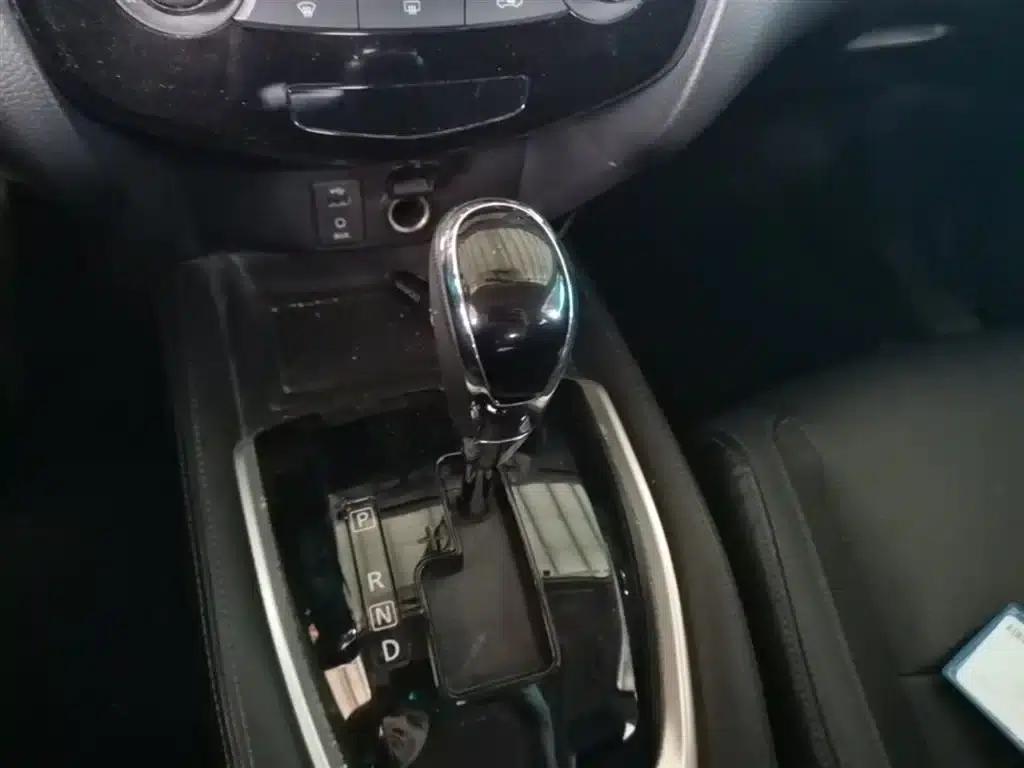 Nissan X-Trail 2017 2.0L CVT Comfort Edition 2WD — миниатюра 21