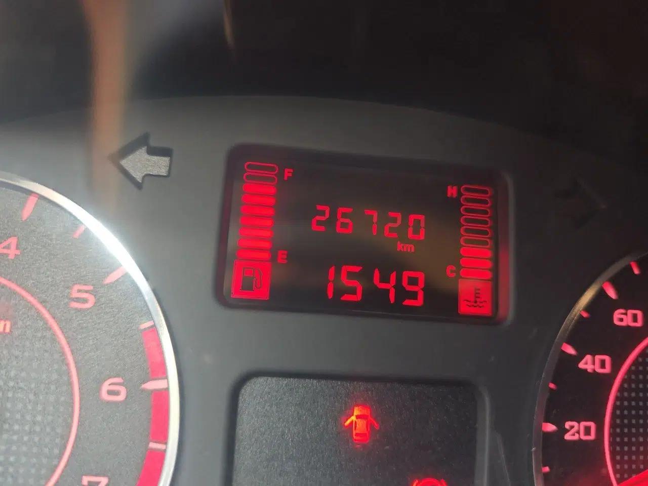 Wuling Hongguang V 2022 1.5L Jingqu Edition Electric-Assist LAR — миниатюра 13