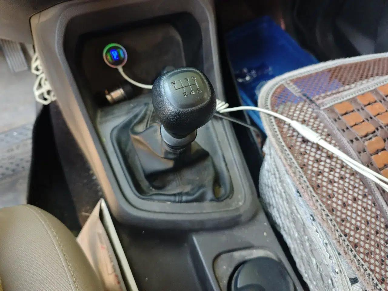 Wuling Hongguang V 2022 1.5L Jingqu Edition Electric-Assist LAR — миниатюра 15