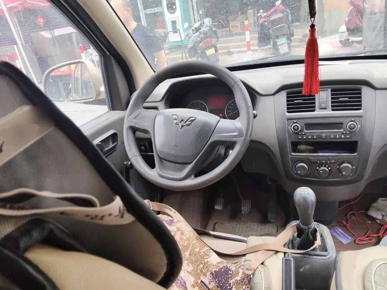 Wuling Rongguang 2014 1.2L S Base Model — миниатюра 11