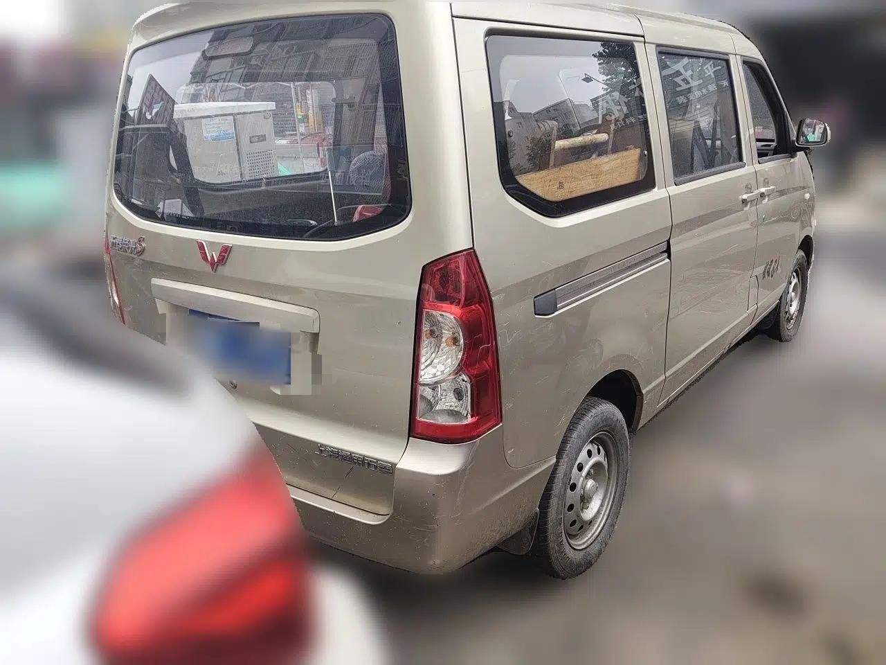 Wuling Rongguang 2014 1.2L S Base Model — миниатюра 6