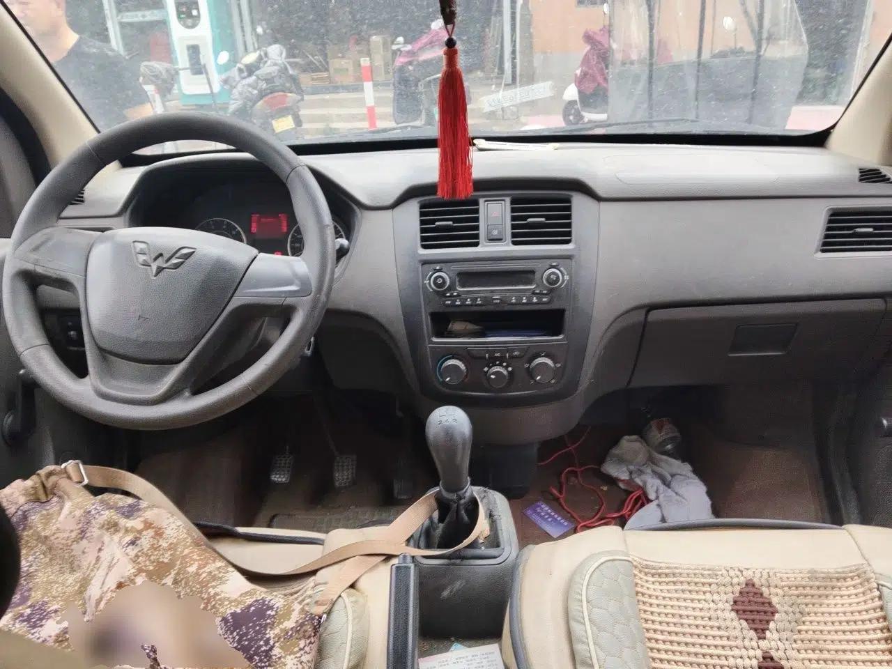 Wuling Rongguang 2014 1.2L S Base Model — миниатюра 10
