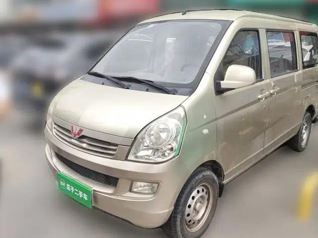 Wuling Rongguang 2014 1.2L S Base Model