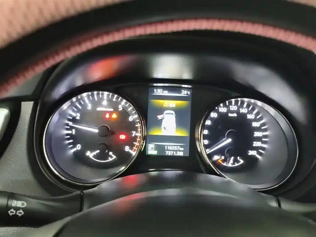 Nissan Qashqai 2016 2.0L CVT Elite Edition — миниатюра 12