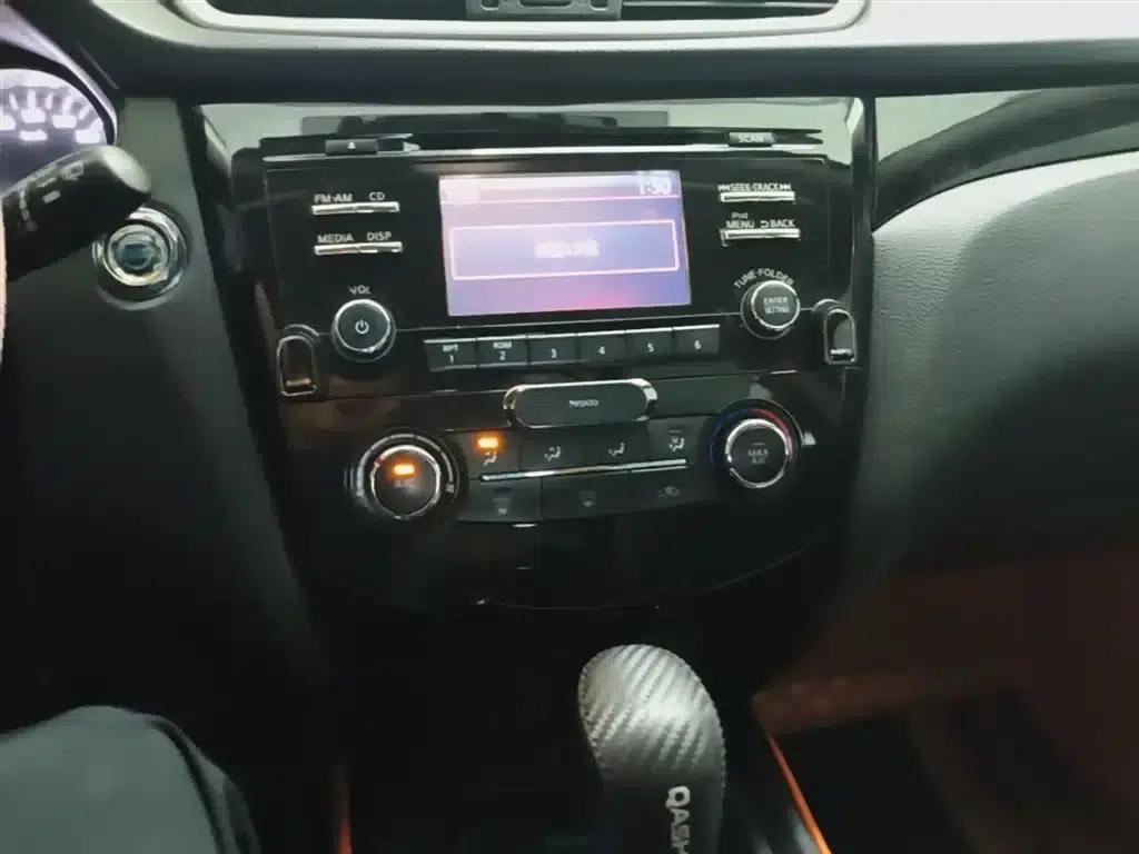 Nissan Qashqai 2016 2.0L CVT Elite Edition — миниатюра 13