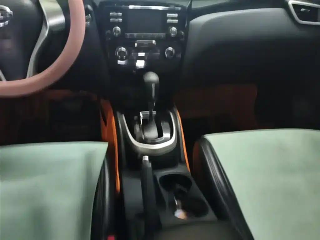Nissan Qashqai 2016 2.0L CVT Elite Edition — миниатюра 14