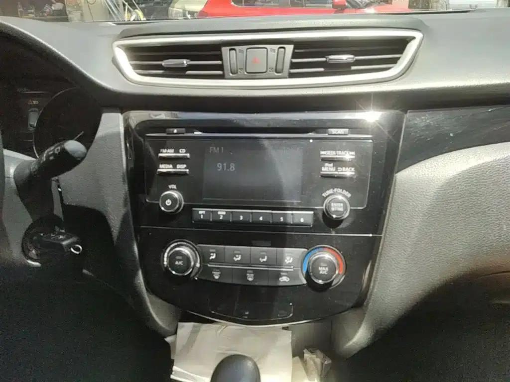 Nissan Qashqai 2016 2.0L CVT Elite Edition — миниатюра 13