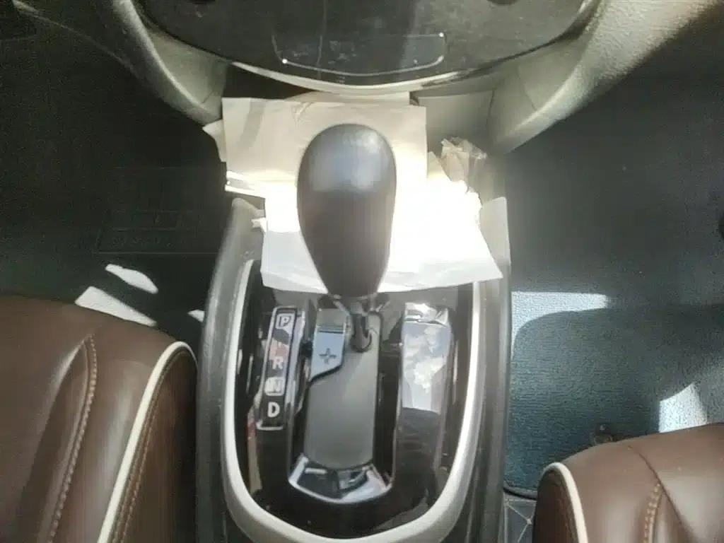 Nissan Qashqai 2016 2.0L CVT Elite Edition — миниатюра 14