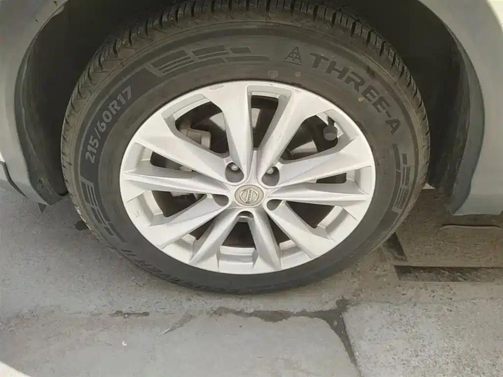 Nissan Qashqai 2016 2.0L CVT Elite Edition — миниатюра 23