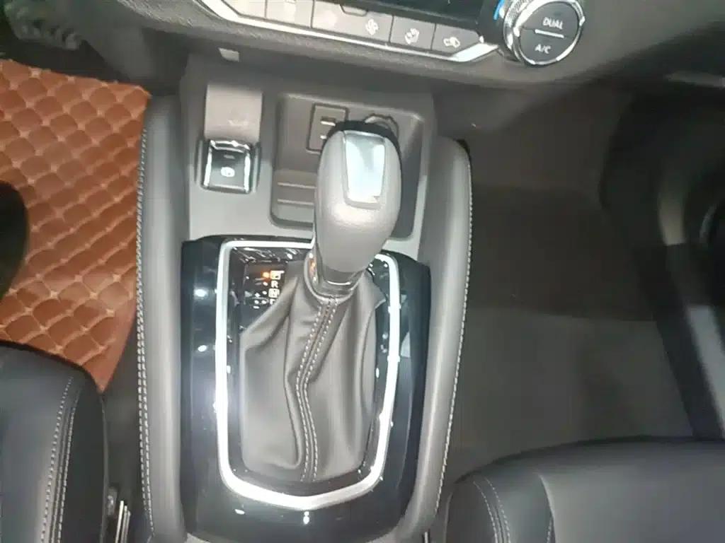 Nissan Qashqai 2025 Facelift Honor 2.0L CVT XV+ Leading Edition — миниатюра 14