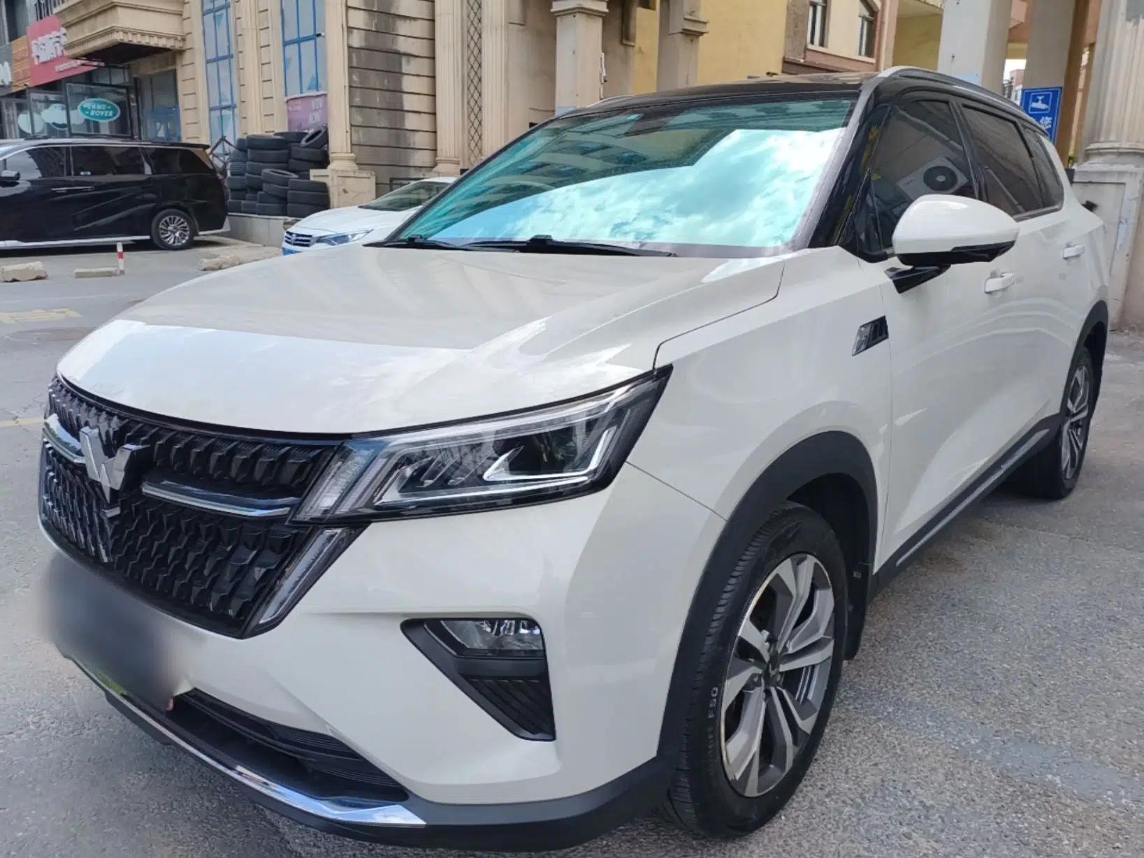 Wuling Asta 2021 1.5T CVT Star曜 Edition — миниатюра 1