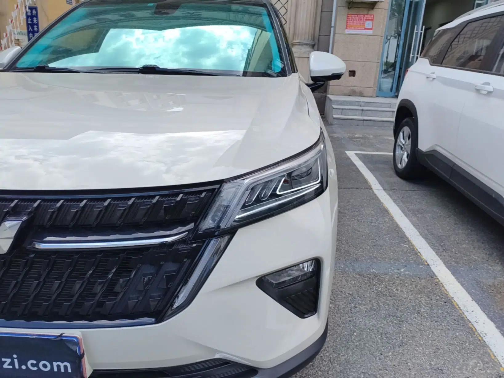Wuling Asta 2021 1.5T CVT Star曜 Edition — миниатюра 9