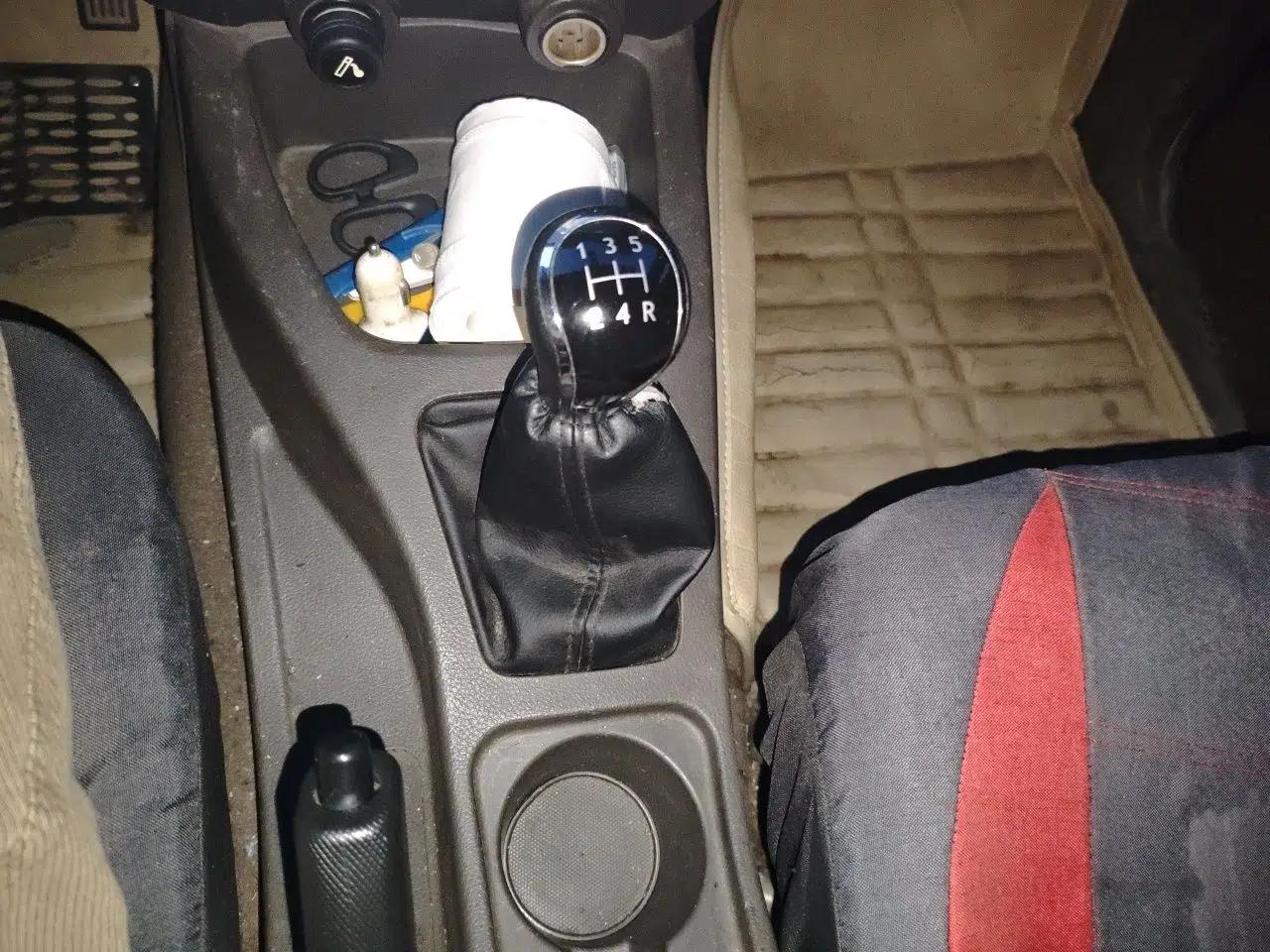 Wuling Rongguang V 2015 1.2L Base Version — миниатюра 15