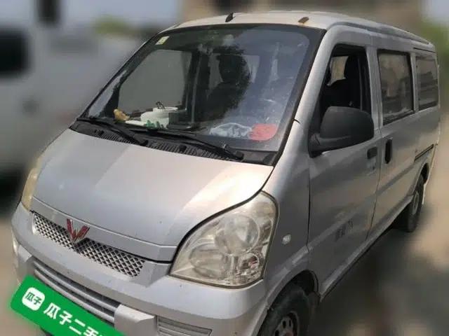 Wuling Rongguang V 2015 1.2L Base Version