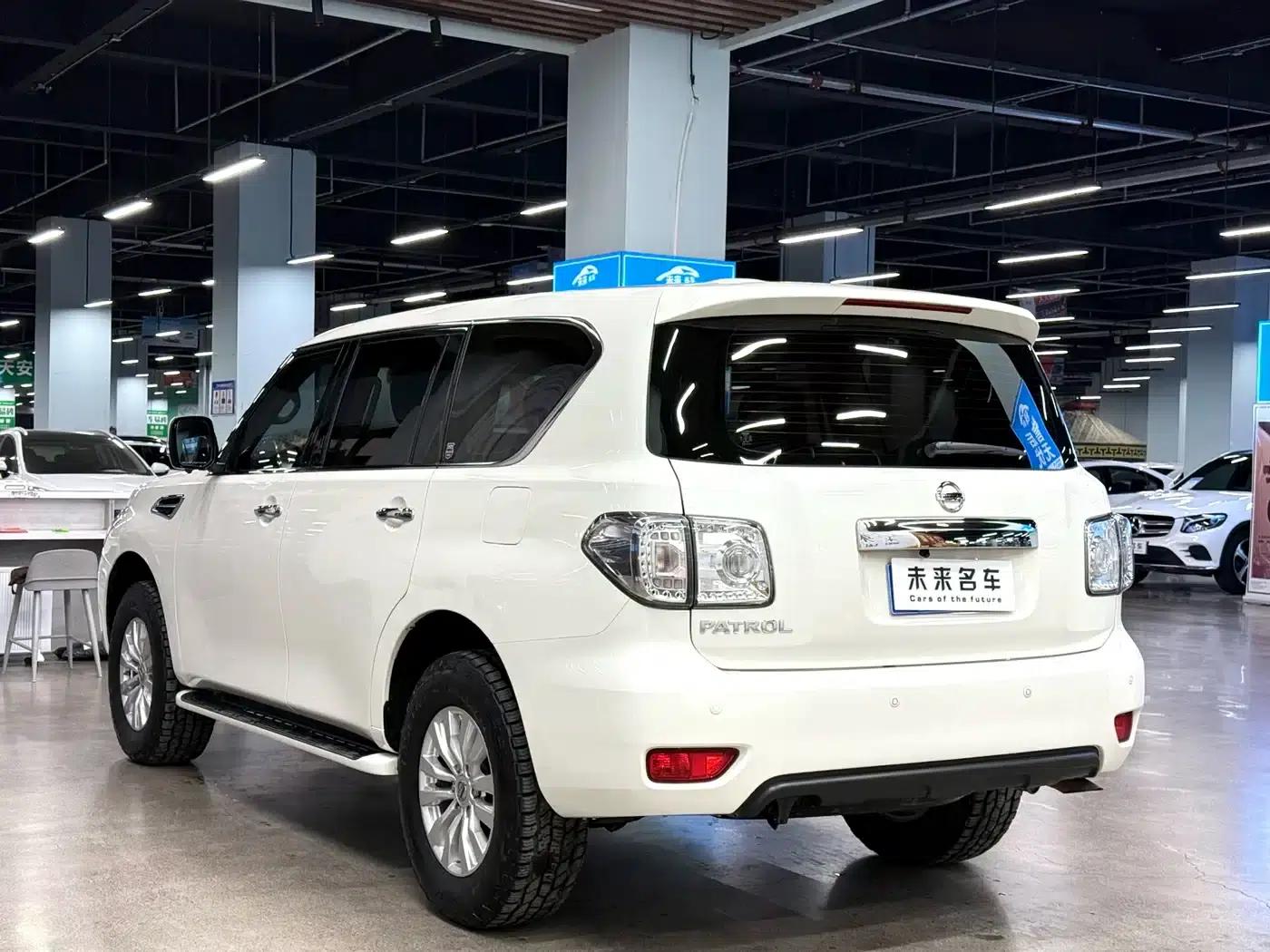 Nissan Patrol 2018 4.0L Leader Edition — миниатюра 15